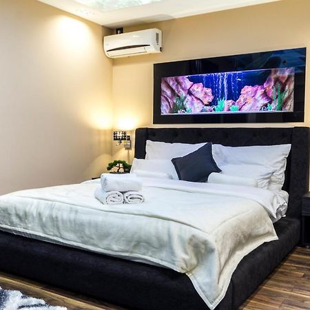 Madison Inn Suites - Wilson'S Square Beograd Bagian luar foto