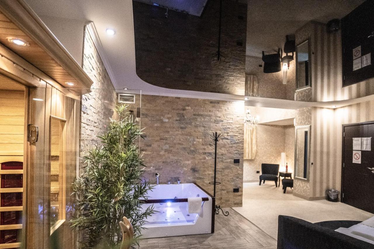 Madison Inn Suites - Wilson'S Square Beograd Bagian luar foto