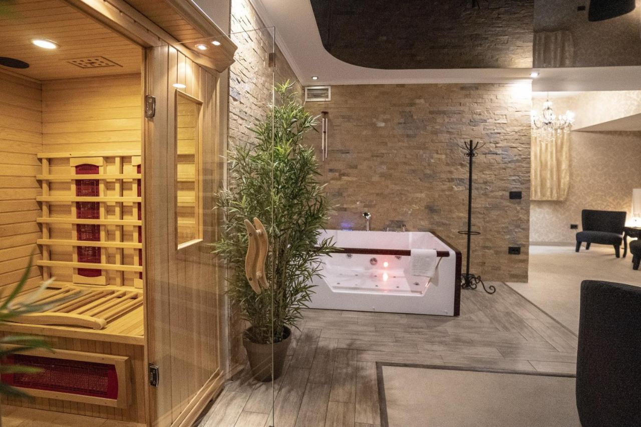 Madison Inn Suites - Wilson'S Square Beograd Bagian luar foto