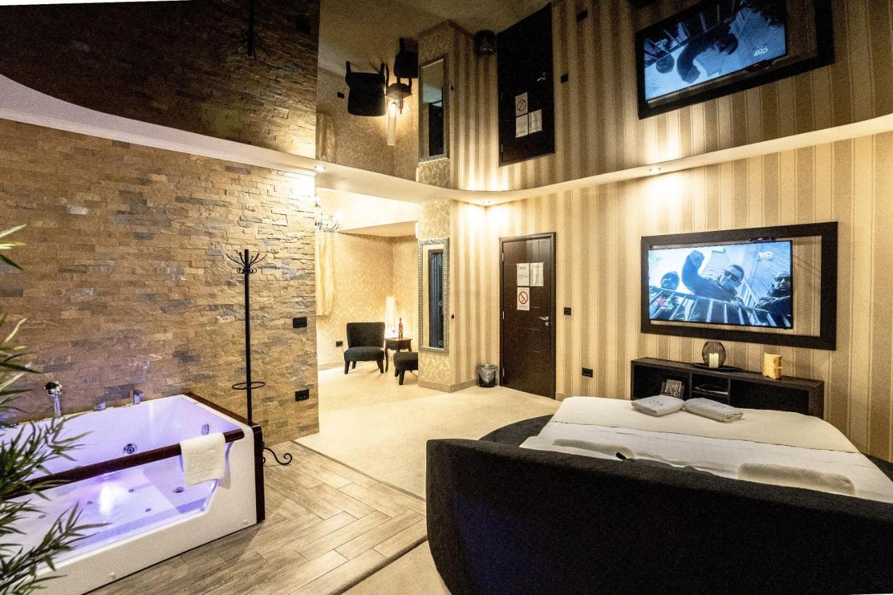 Madison Inn Suites - Wilson'S Square Beograd Bagian luar foto